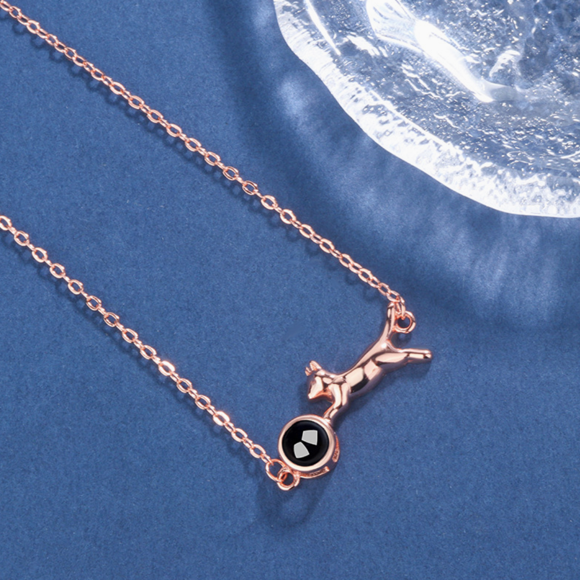 Chasing Cat Projection Necklace – Capture Your Memories in a Playful Glow