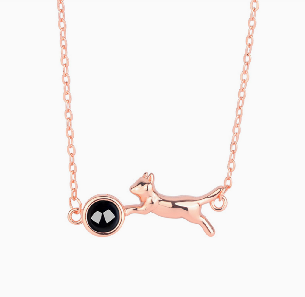 Chasing Cat Projection Necklace – Capture Your Memories in a Playful Glow