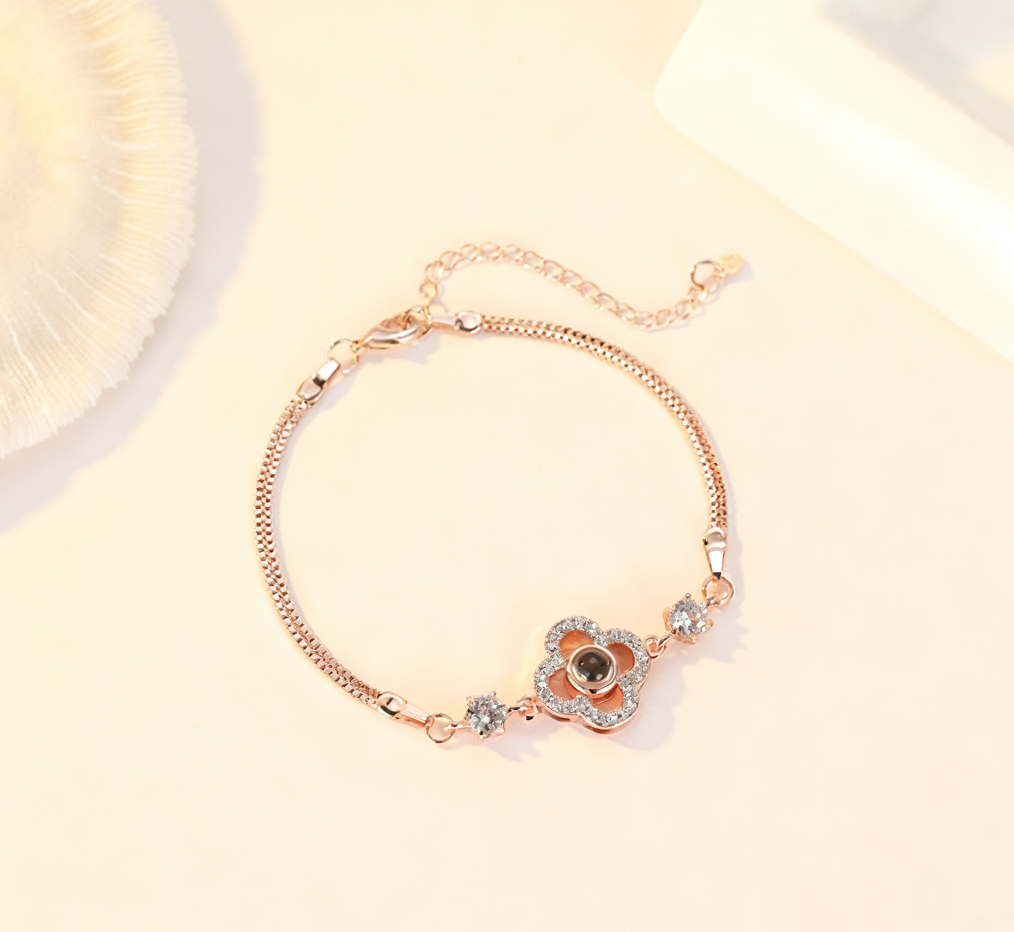 Lucky Light Four-Leaf Clover Projection Bracelet – Carry Your Wishes