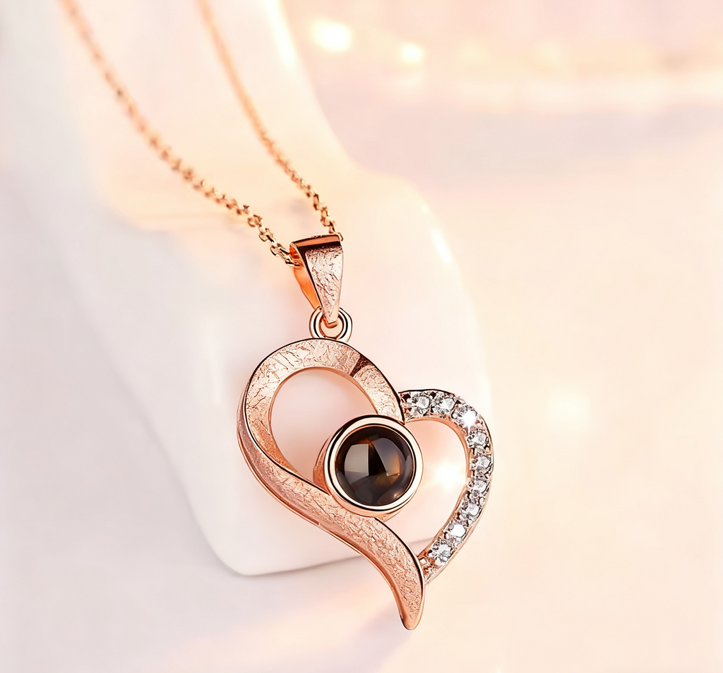 Centro del mio cuore – Collana di proiezione con nucleo di cristallo