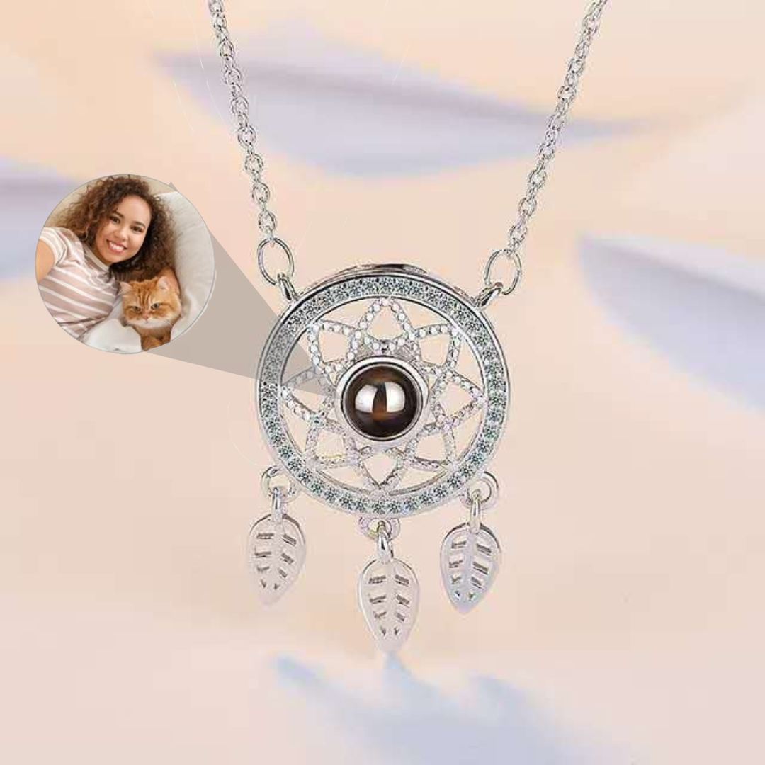 Aynaria “Dreamcatcher Light” Projection Necklace – Hold Your Dreams in the Light