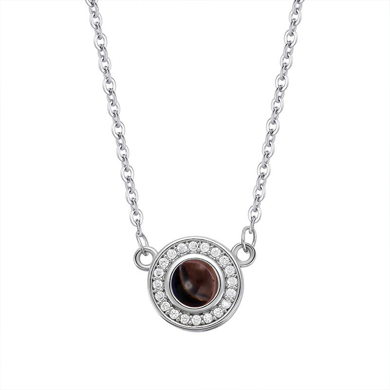 Halo Projection Necklace – Illuminate Your Memories with Timeless Sparkle