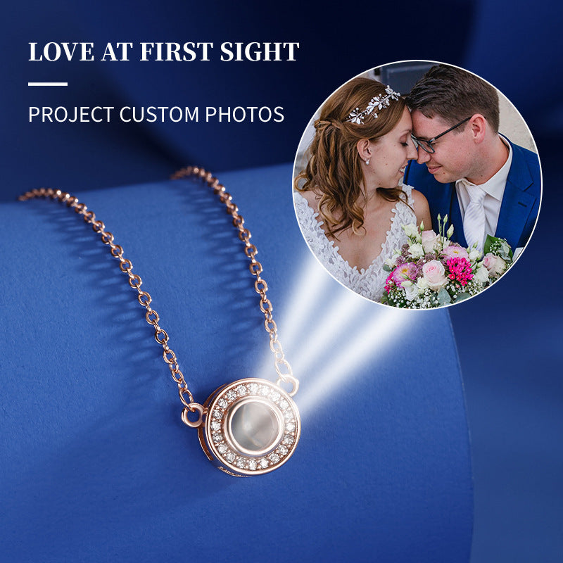 Halo Projection Necklace – Illuminate Your Memories with Timeless Sparkle